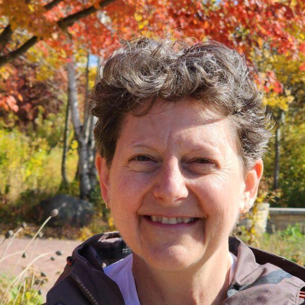 Photo of Beth Holzhauer