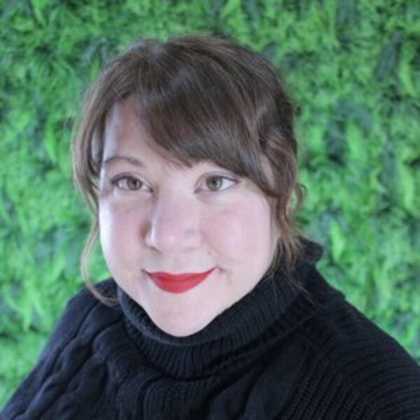Photo of Kelly Hayler