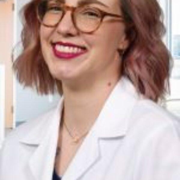 Photo of Lindsay Snow