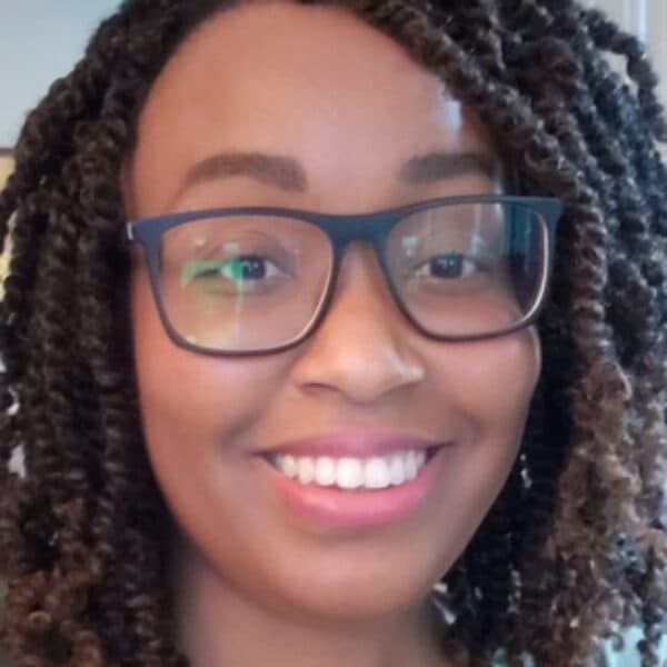 Photo of Robyn Roberts