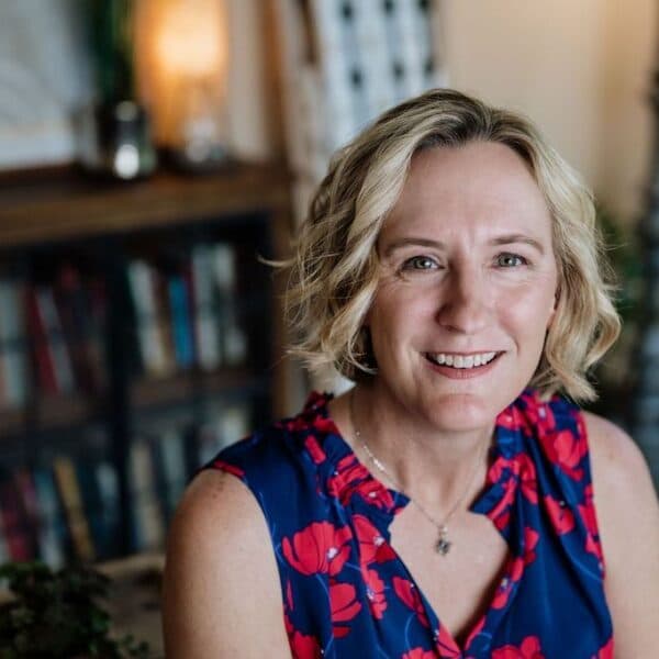 Photo of Rebecca Thompson