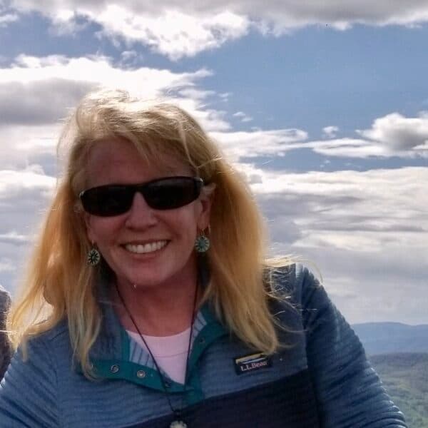 Photo of Suzanne Stone