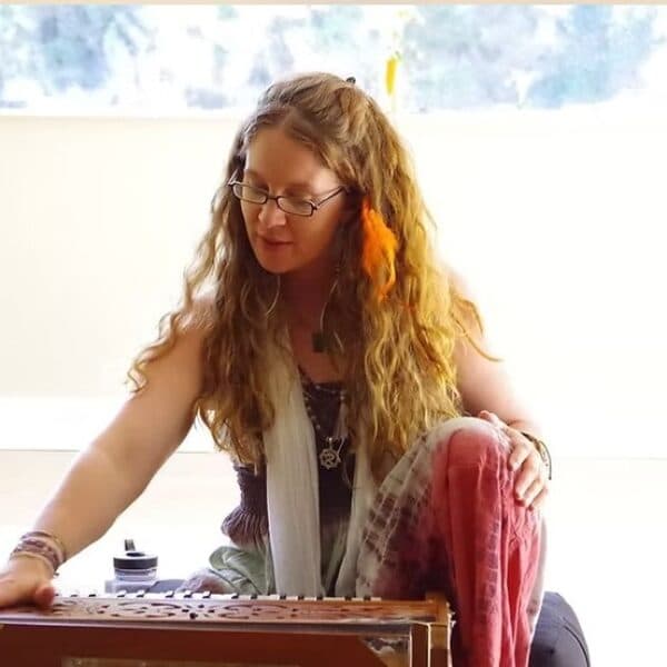 Photo of Jessica Dean
