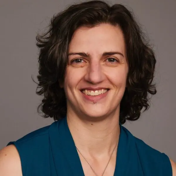 Photo of Laura Ross